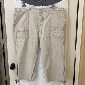 Women’s GAP tan Capri pants size 20 in excellent condition